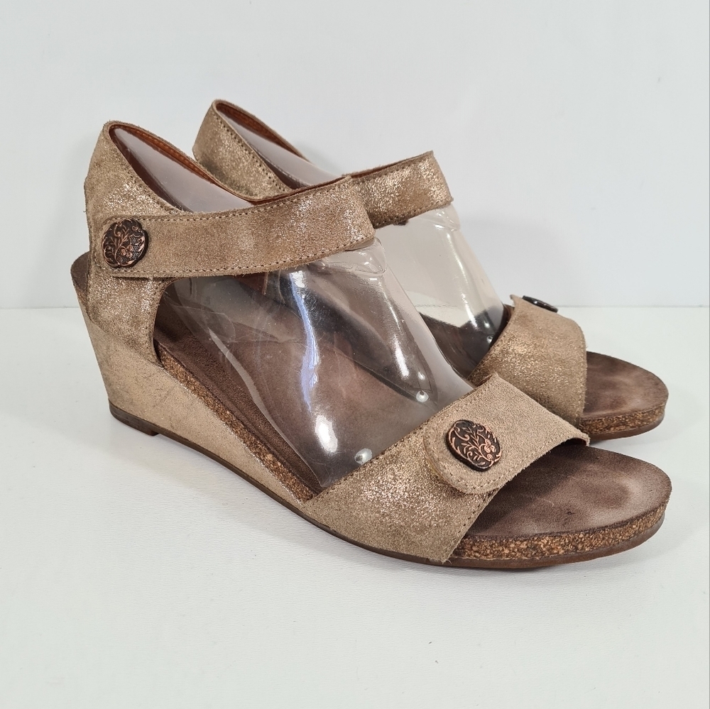 Taos Festival 4048 Wedge Sandals Size 41 US 10-10.5 Metallic